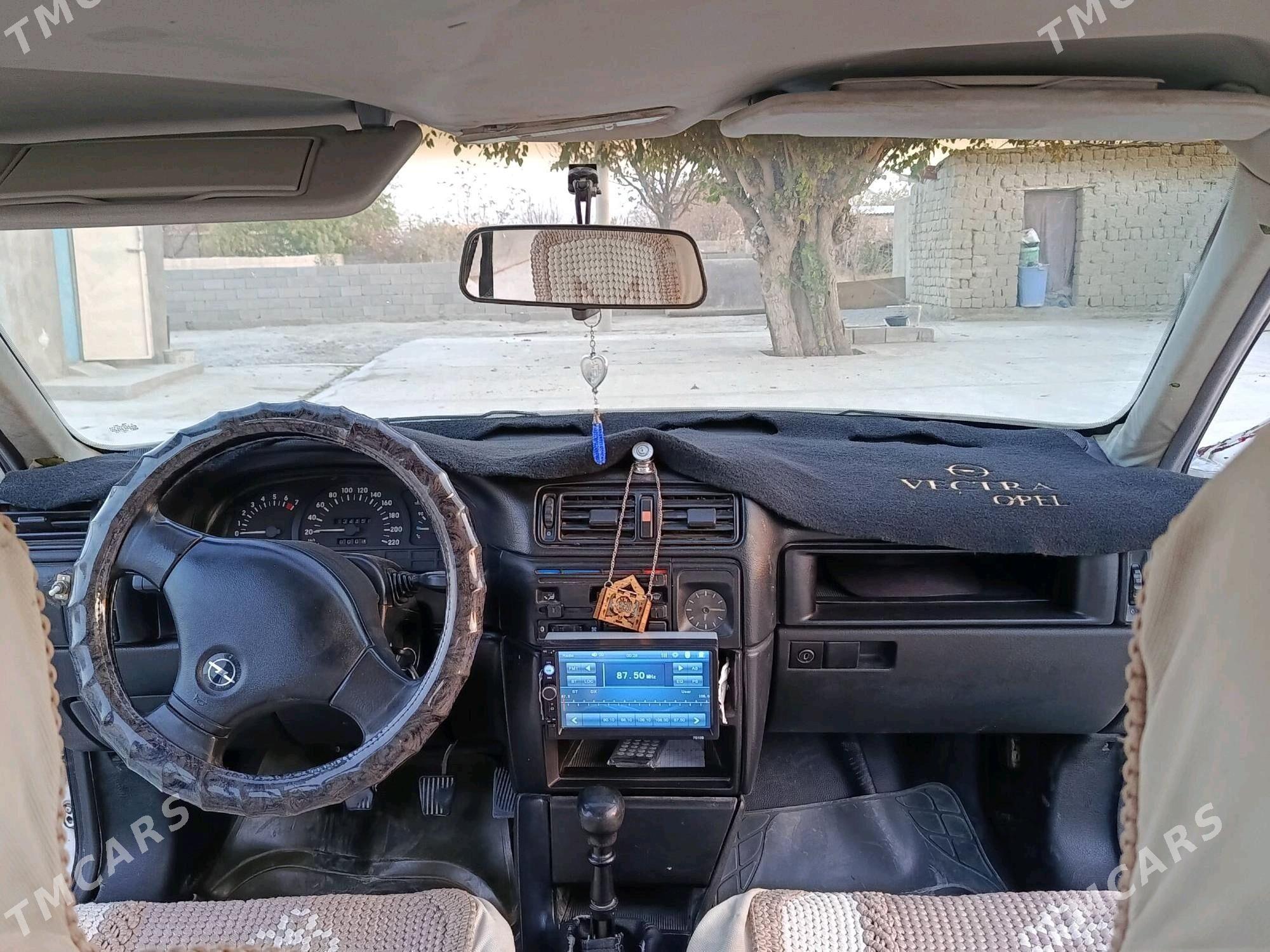 Opel Vectra 1991 - 32 000 TMT - Бахарден - img 2