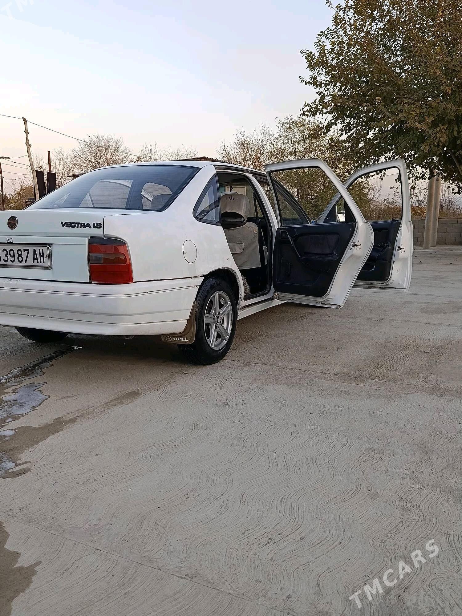 Opel Vectra 1991 - 32 000 TMT - Бахарден - img 3