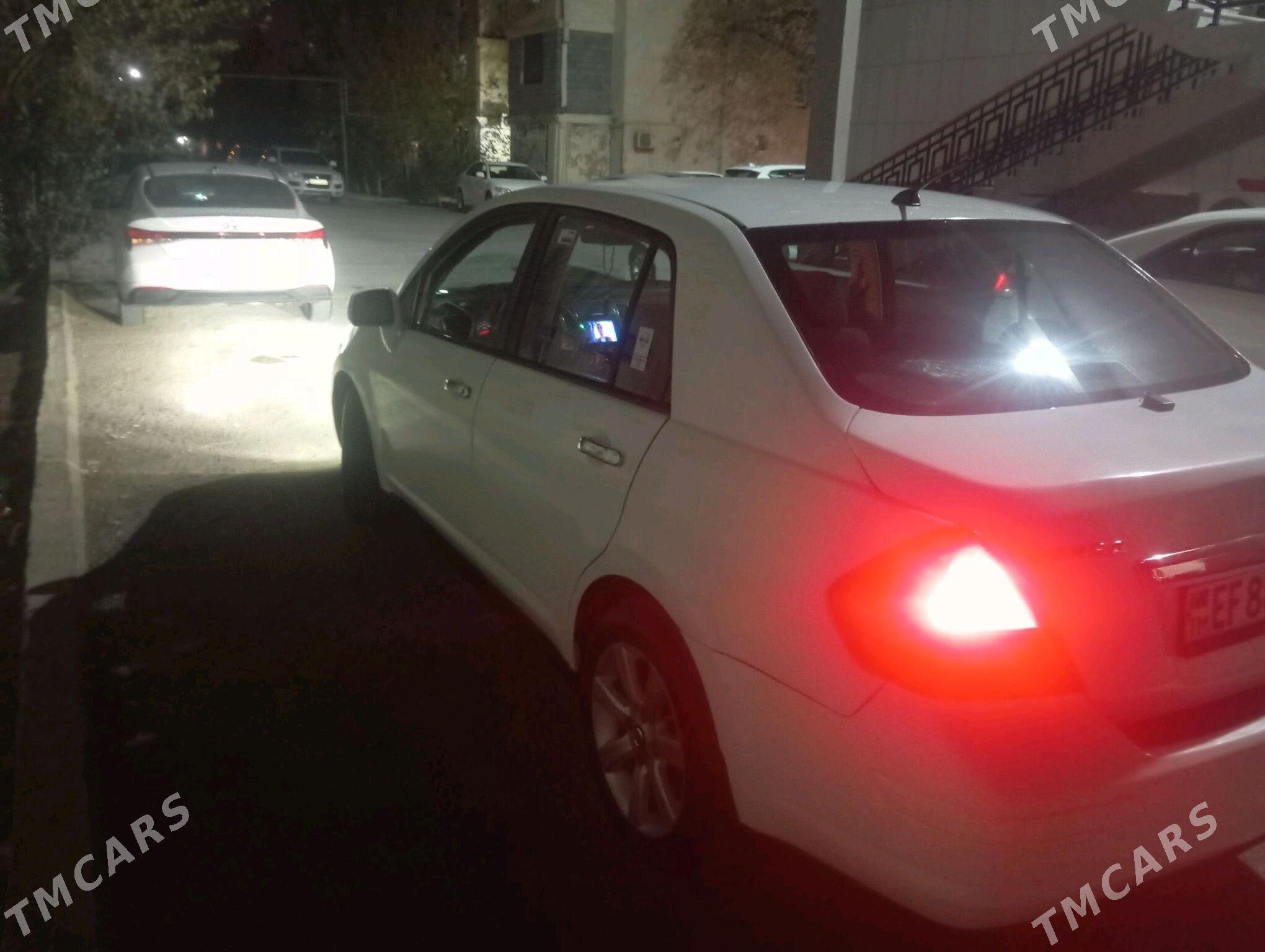 Nissan Versa 2009 - 131 000 TMT - Ашхабад - img 2