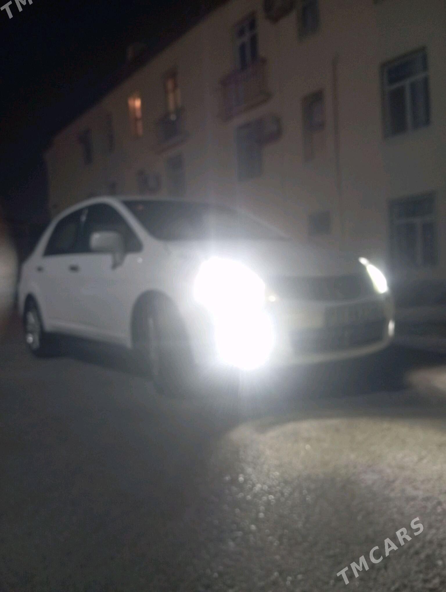 Nissan Versa 2009 - 131 000 TMT - Ашхабад - img 4