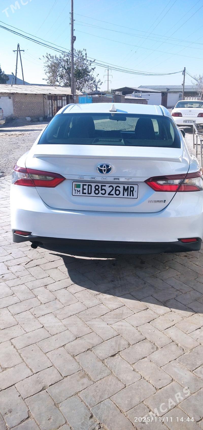 Toyota Camry Hybrid 2021 - 238 000 TMT - Ýolöten - img 3