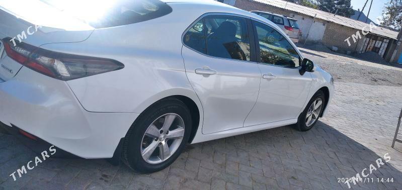 Toyota Camry Hybrid 2021 - 238 000 TMT - Ýolöten - img 4
