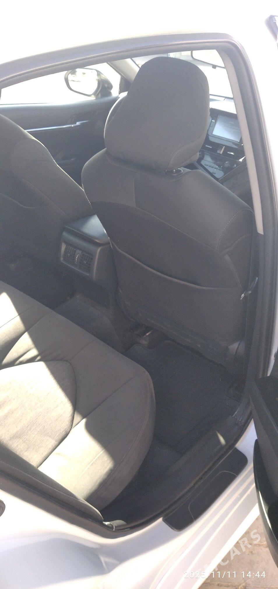 Toyota Camry Hybrid 2021 - 238 000 TMT - Ýolöten - img 6