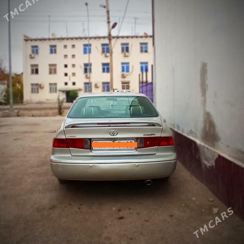 Toyota Camry 2000 - 130 000 TMT - Дашогуз - img 3