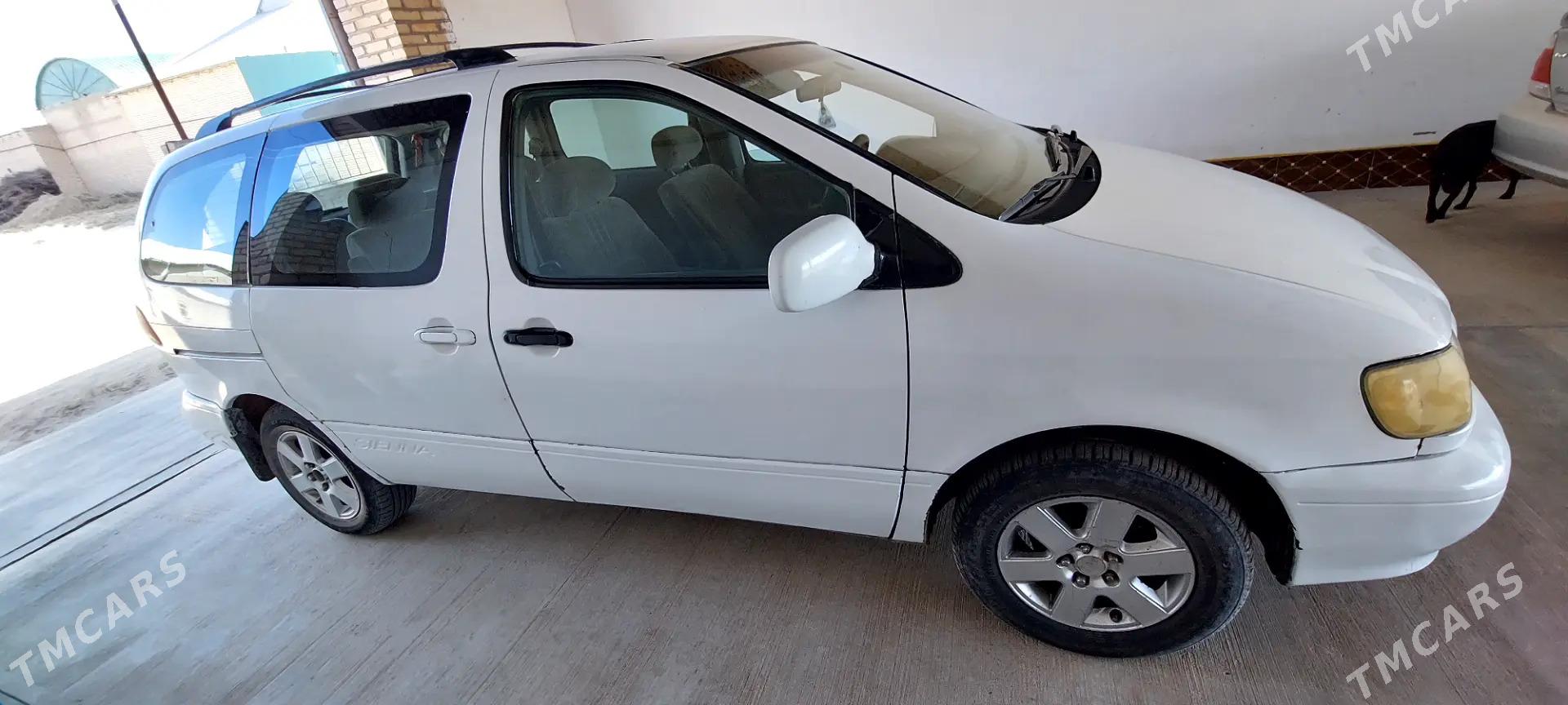 Toyota Sienna 2001 - 140 000 TMT - Halaç - img 4