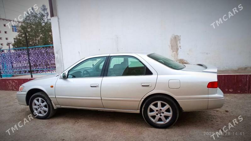 Toyota Camry 2000 - 130 000 TMT - Дашогуз - img 2