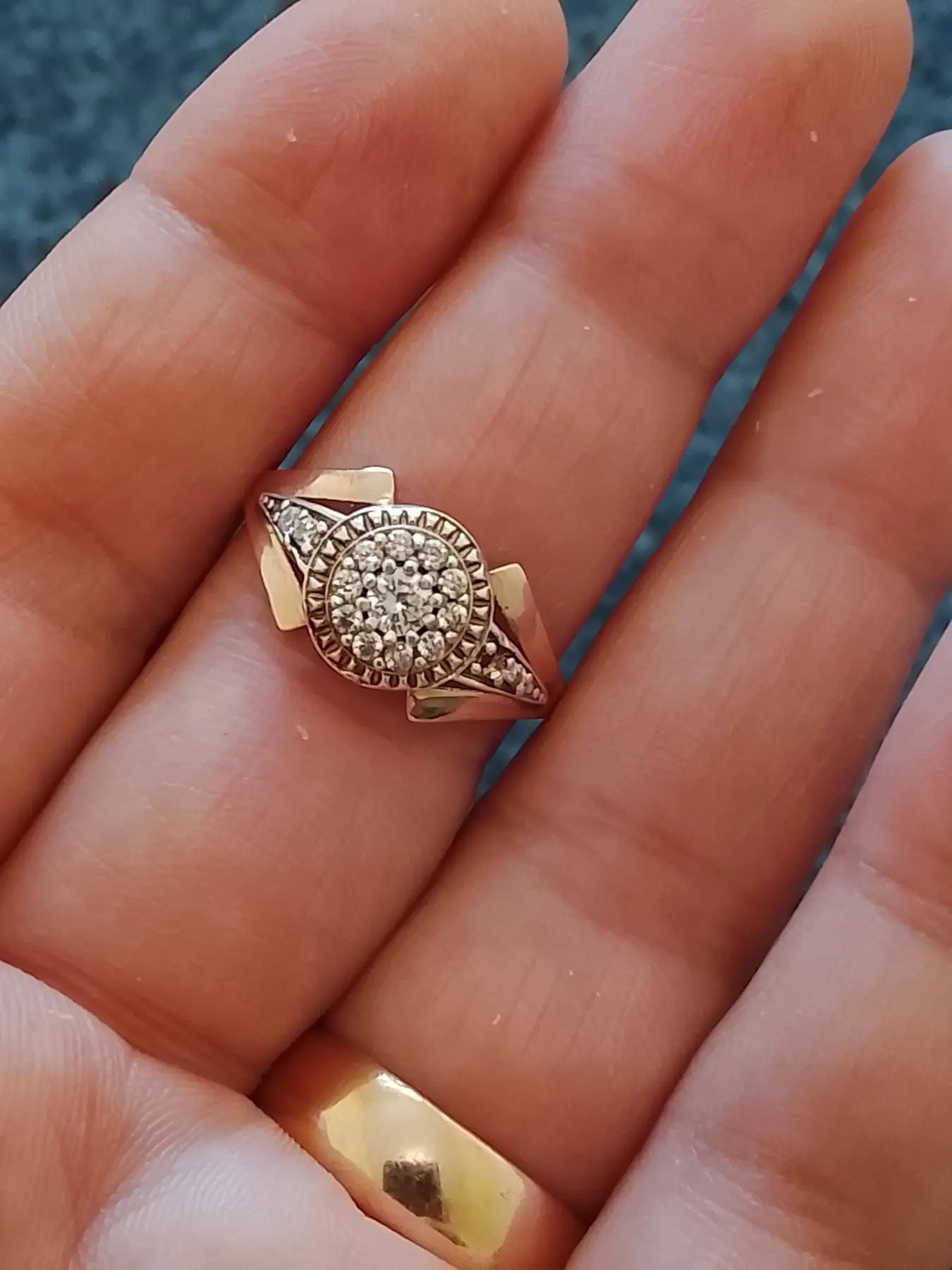 Gyzyl yuzik - Aşgabat - img 2