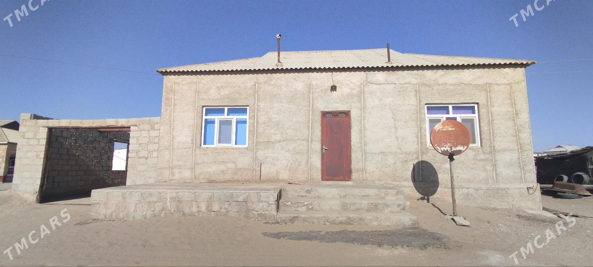 Jay Gamshyljada - Эсенгулы - img 3