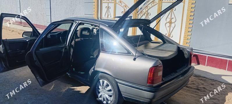 Opel Vectra 1989 - 50 000 TMT - Baýramaly - img 5