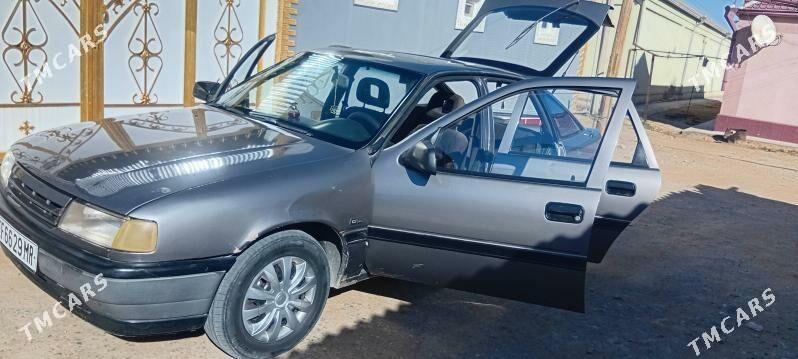 Opel Vectra 1989 - 50 000 TMT - Baýramaly - img 4