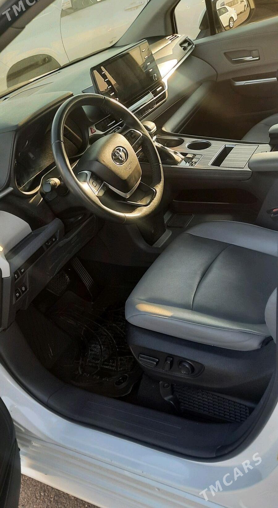 Toyota Sienna 2022 - 510 000 TMT - Ашхабад - img 4