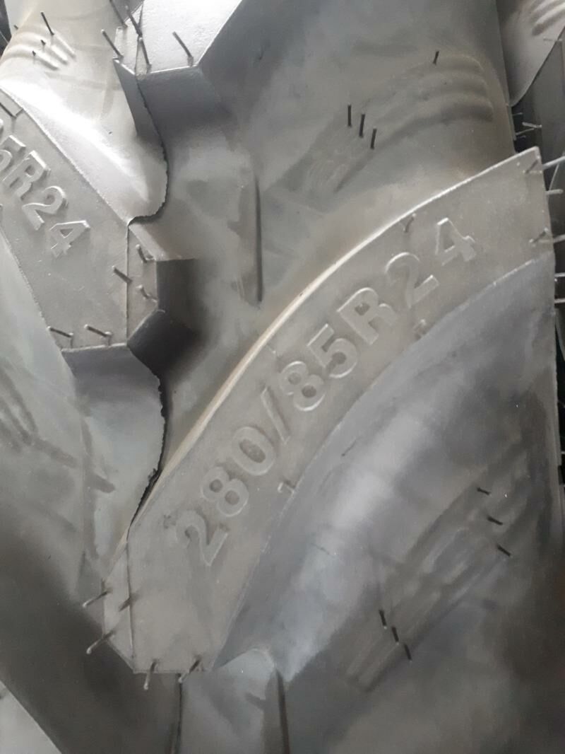 Traktor JCB 18.4/R26 Bobcat 12-16.5 8 000 TMT - Ашхабад - img 2