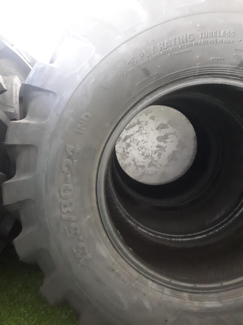 Traktor JCB 18.4/R26 Bobcat 12-16.5 8 000 TMT - Ашхабад - img 3