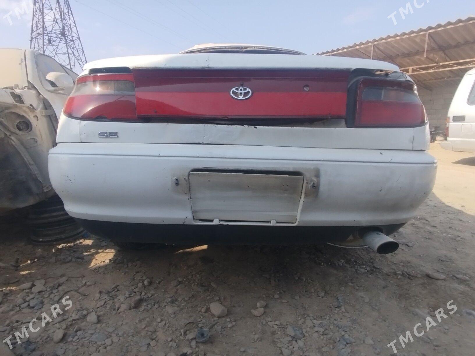 Toyota Carina 1993 - 10 000 TMT - Мургап - img 1