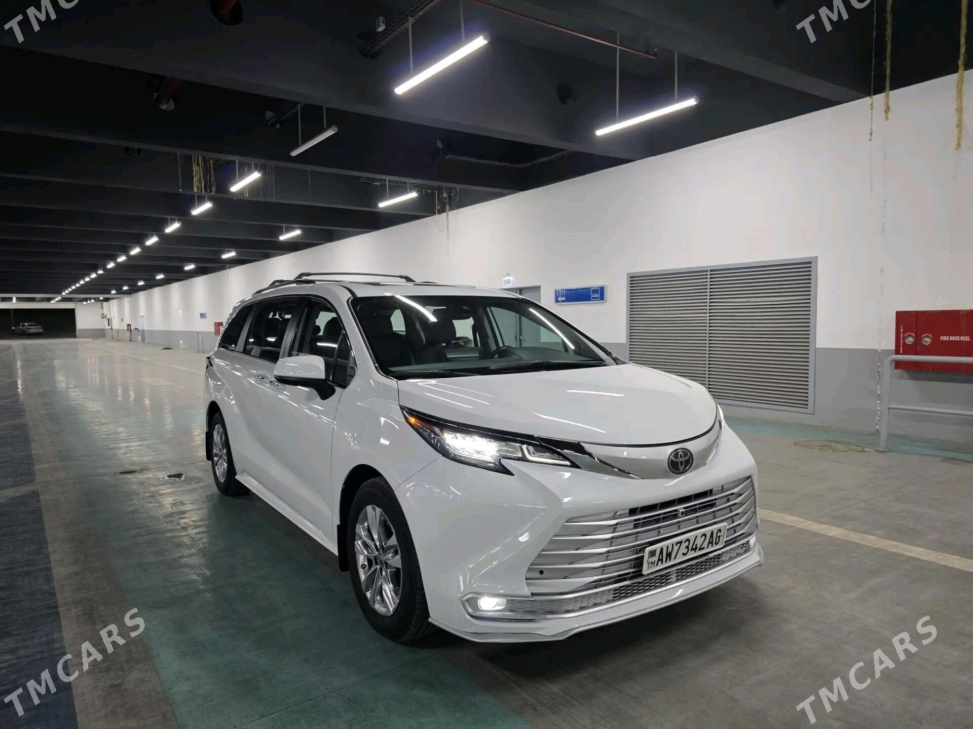 Toyota Sienna 2022 - 550 000 TMT - Кипджак - img 2