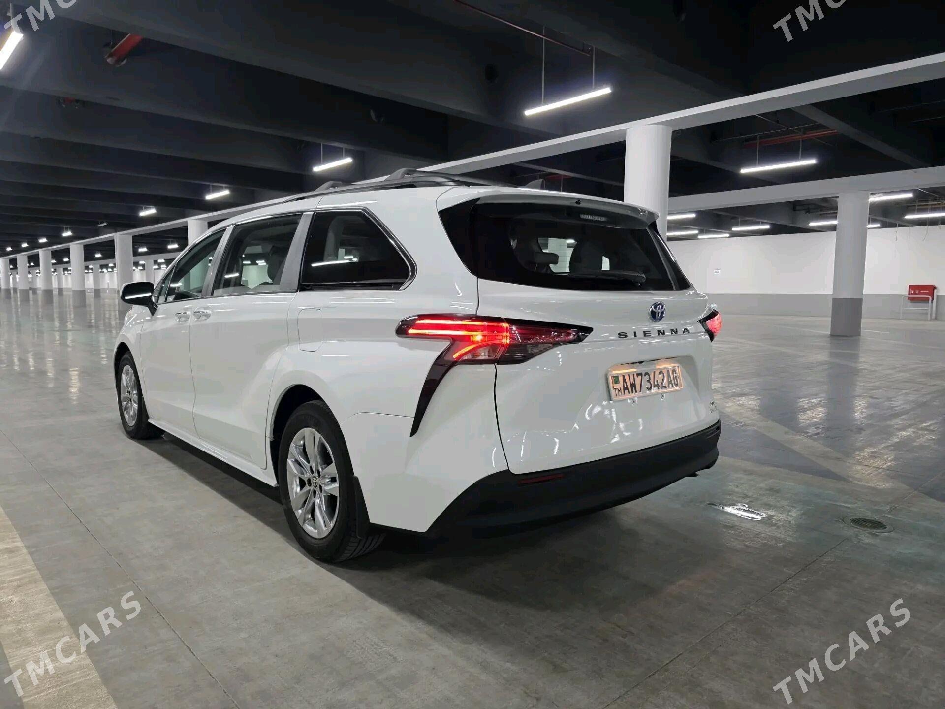 Toyota Sienna 2022 - 550 000 TMT - Кипджак - img 4