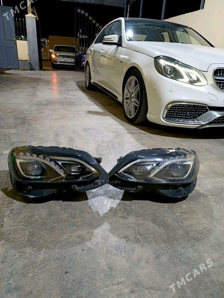 Mercedes-Benz 300E 2010 - 280 000 TMT - Яшлык - img 6