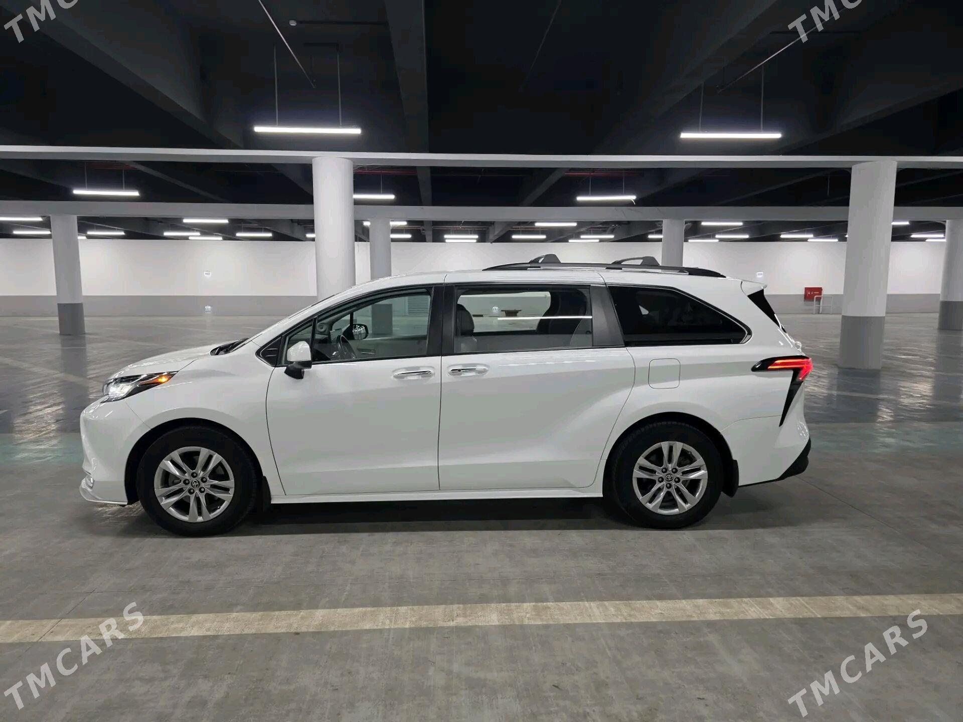 Toyota Sienna 2022 - 550 000 TMT - Кипджак - img 6