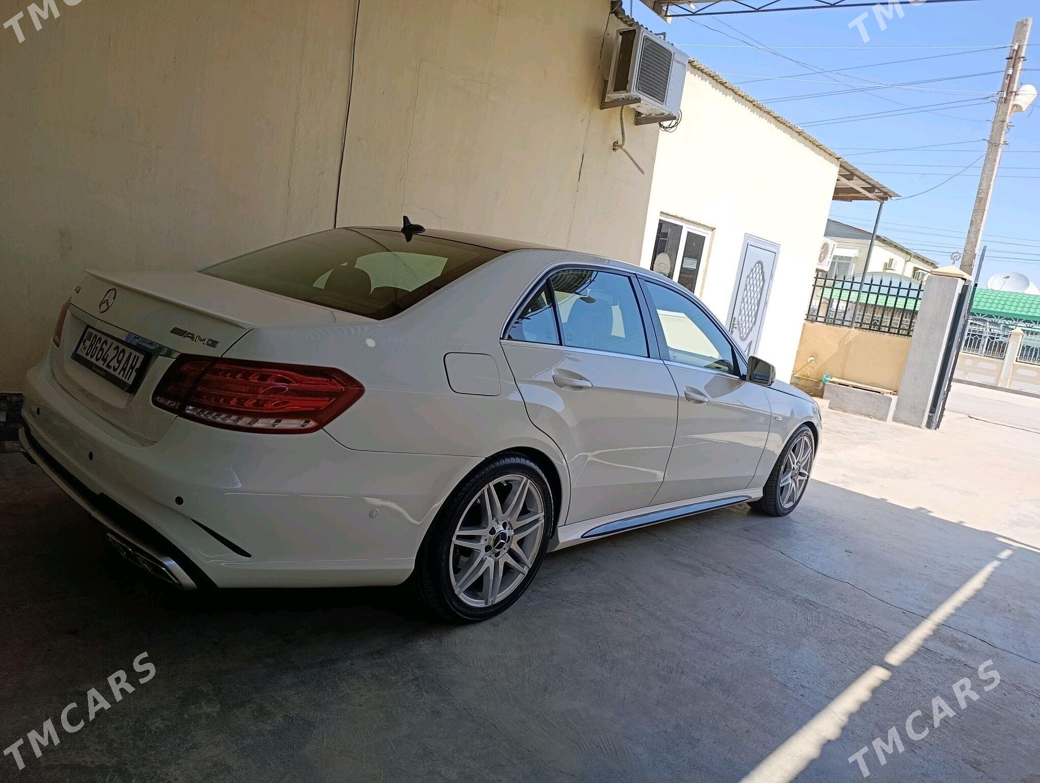 Mercedes-Benz 300E 2010 - 280 000 TMT - Яшлык - img 3