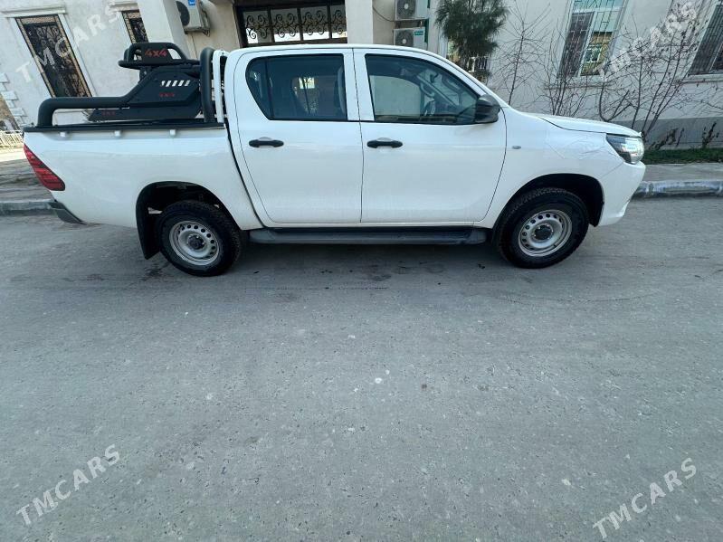Toyota Hilux 2024 - 610 000 TMT - Türkmenabat - img 2
