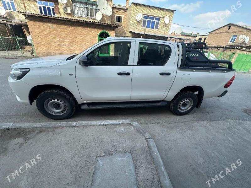 Toyota Hilux 2024 - 610 000 TMT - Türkmenabat - img 3