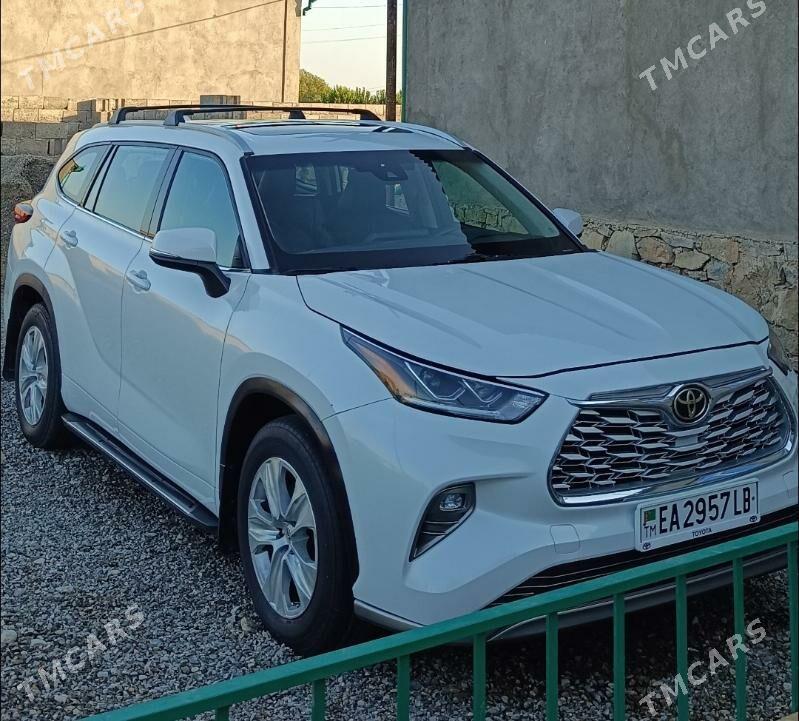 Toyota Highlander 2022 - 510 000 TMT - Койтендаг - img 1
