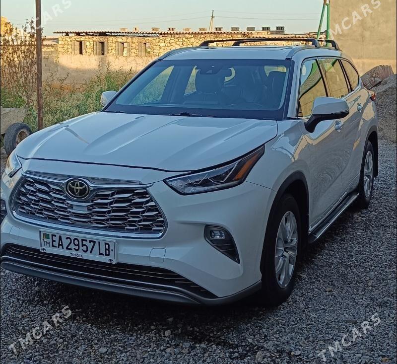 Toyota Highlander 2022 - 510 000 TMT - Койтендаг - img 2