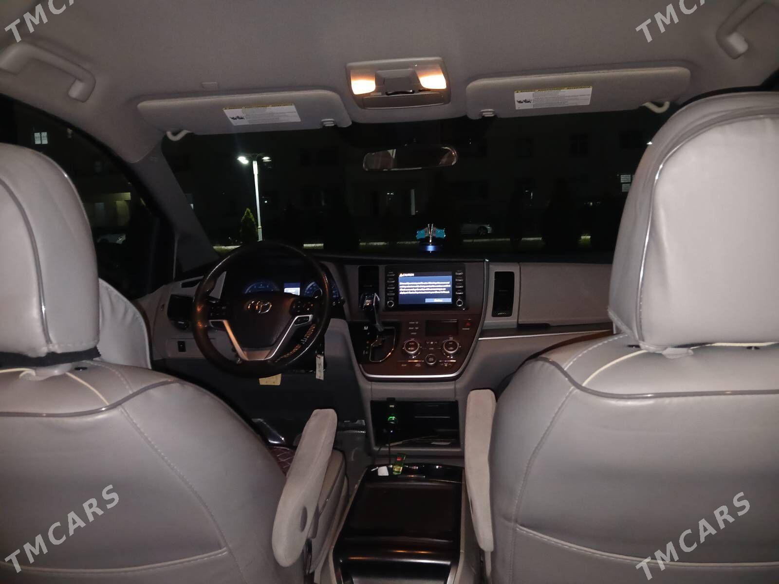 Toyota Sienna 2020 - 365 000 TMT - Мир 2 - img 1