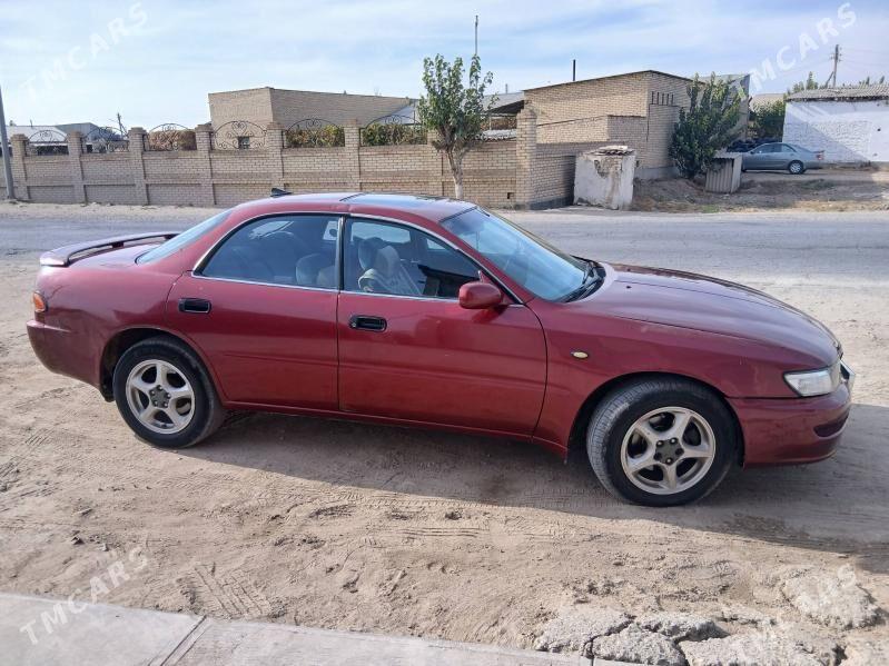 Toyota Carina 1994 - 60 000 TMT - Фарап - img 3