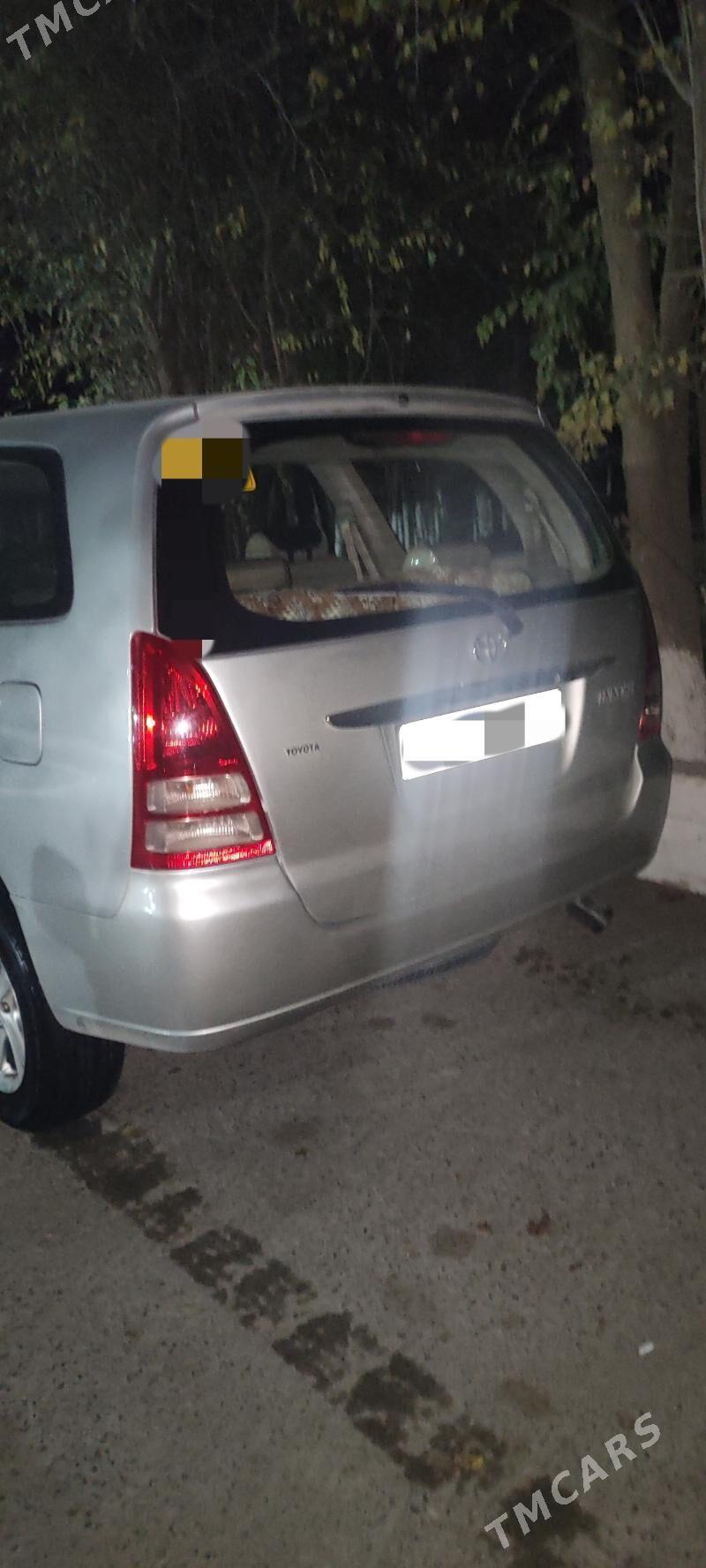 Toyota Innova 2006 - 210 000 TMT - Bäherden - img 2