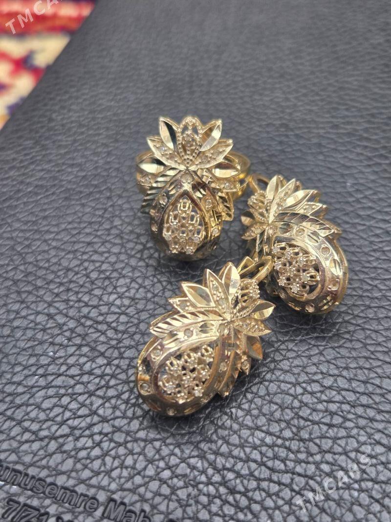 gyzyl kamplekit m - Moskowskiý köç. (10 ýyl abadançylyk şaýoly) - img 1