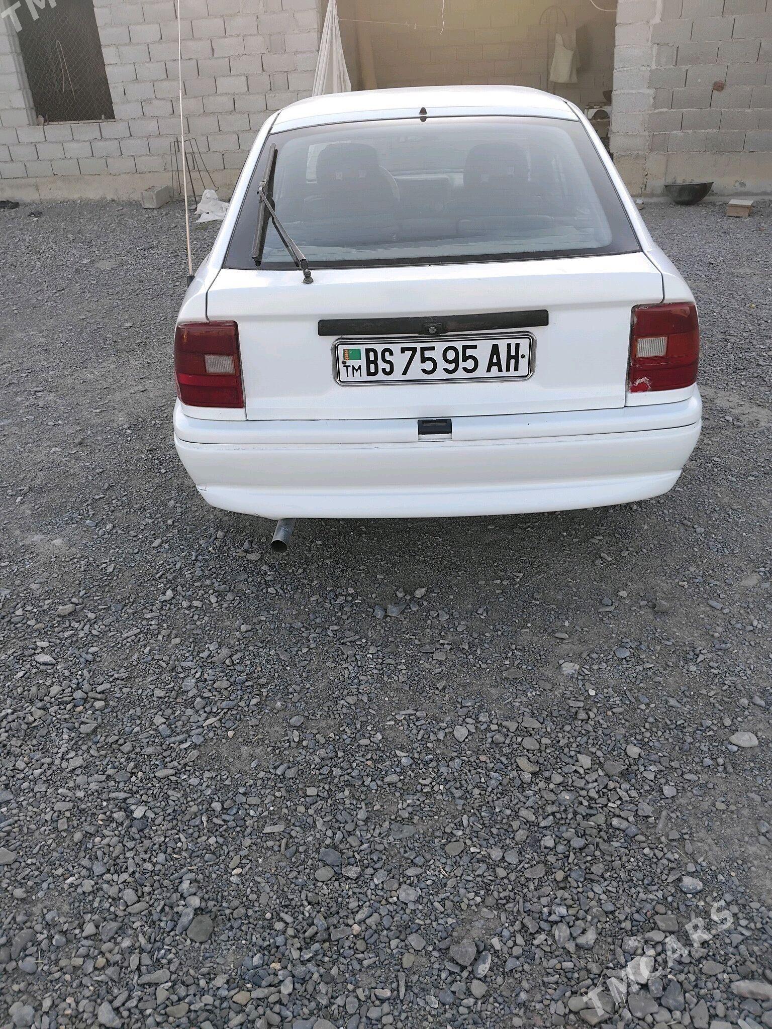 Opel Vectra 1991 - 28 000 TMT - Бахарден - img 3