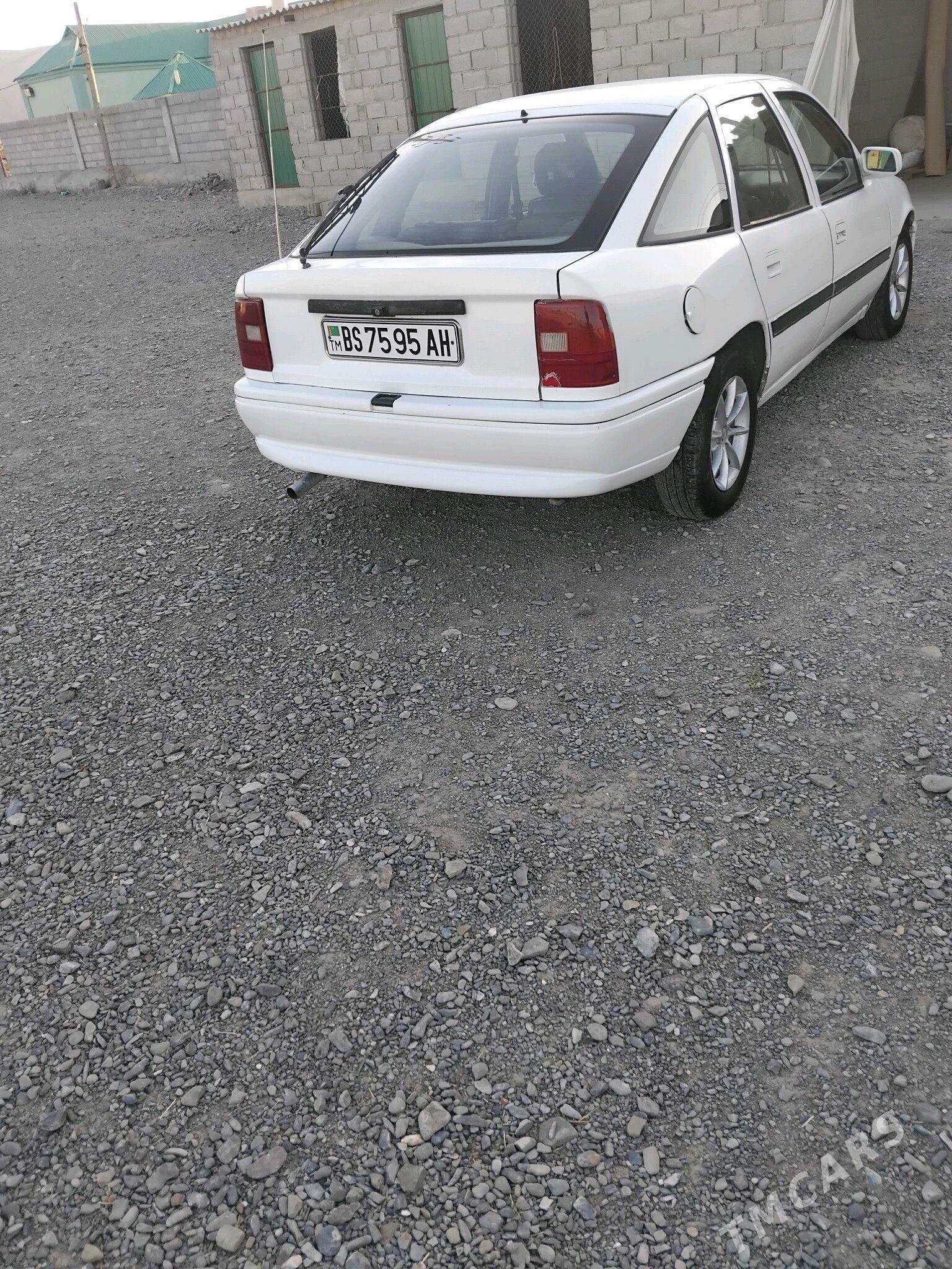 Opel Vectra 1991 - 28 000 TMT - Бахарден - img 4