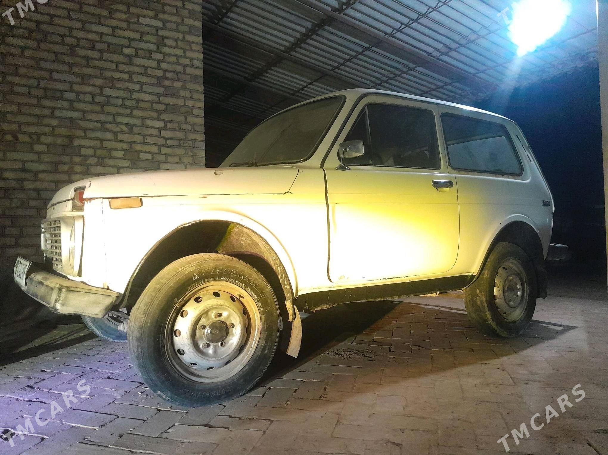 Lada Niva 1996 - 260 000 TMT - Garagum etraby - img 8