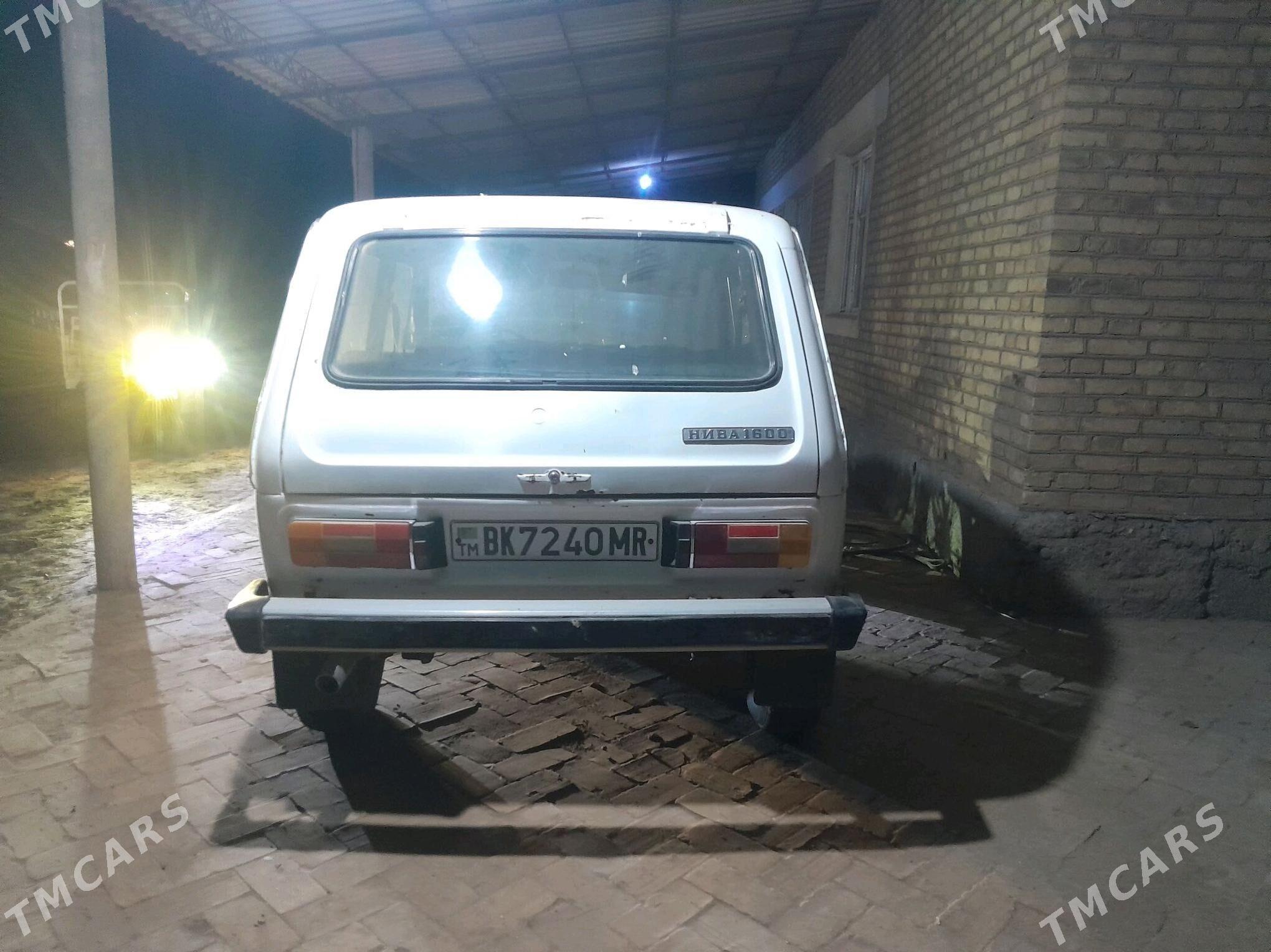 Lada Niva 1996 - 260 000 TMT - Garagum etraby - img 7