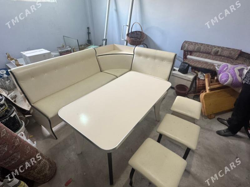 Kuhnya stol - Кëши - img 1