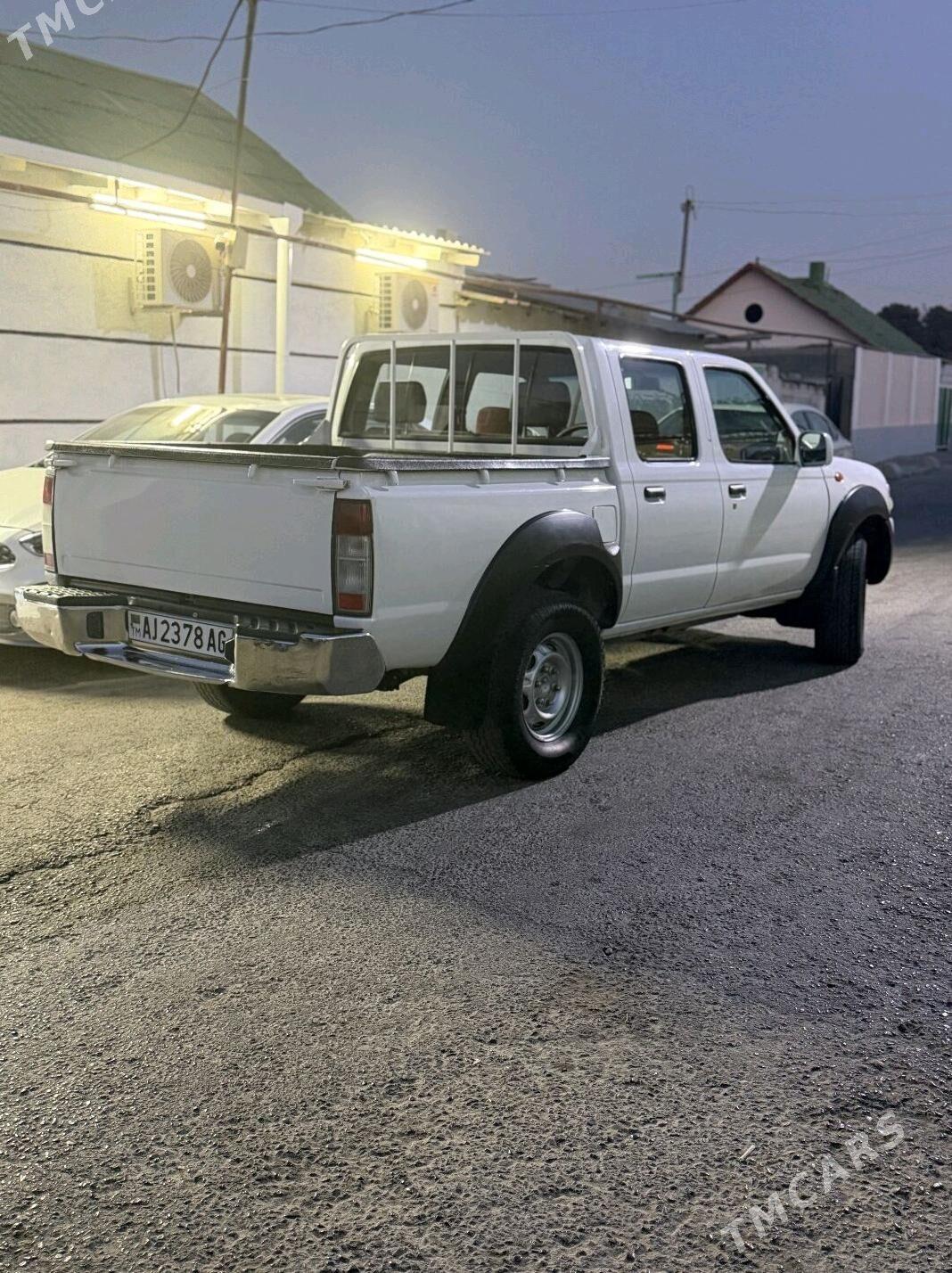 Nissan Navara 2014 - 170 000 TMT - Район ст. Аэропорта, ул. Гагарина - img 4