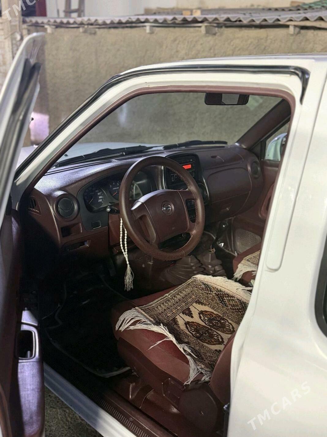 Nissan Navara 2014 - 170 000 TMT - Район ст. Аэропорта, ул. Гагарина - img 2