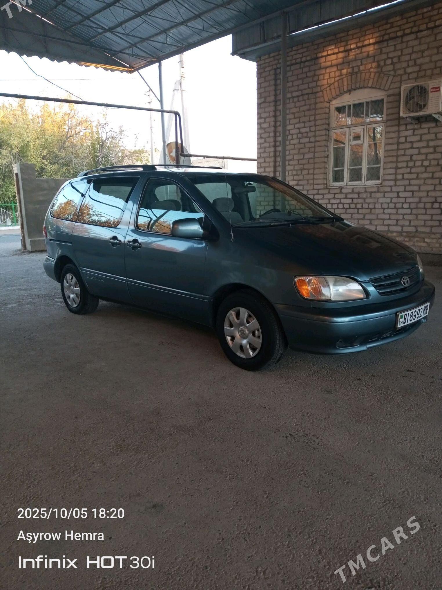 Toyota Sienna 2002 - 180 000 TMT - Мары - img 1