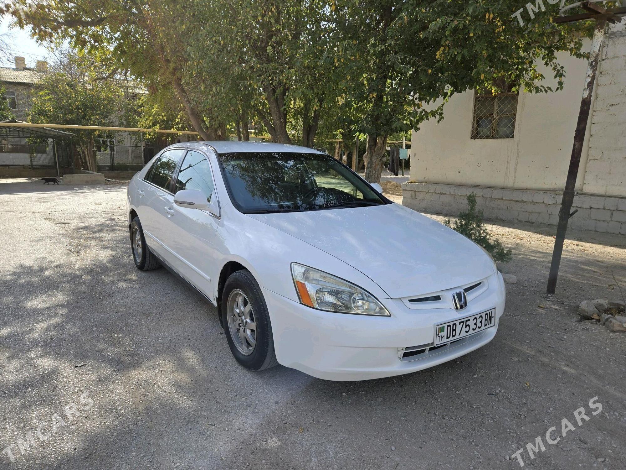 Toyota Camry 2005 - 110 000 TMT - Балканабат - img 9