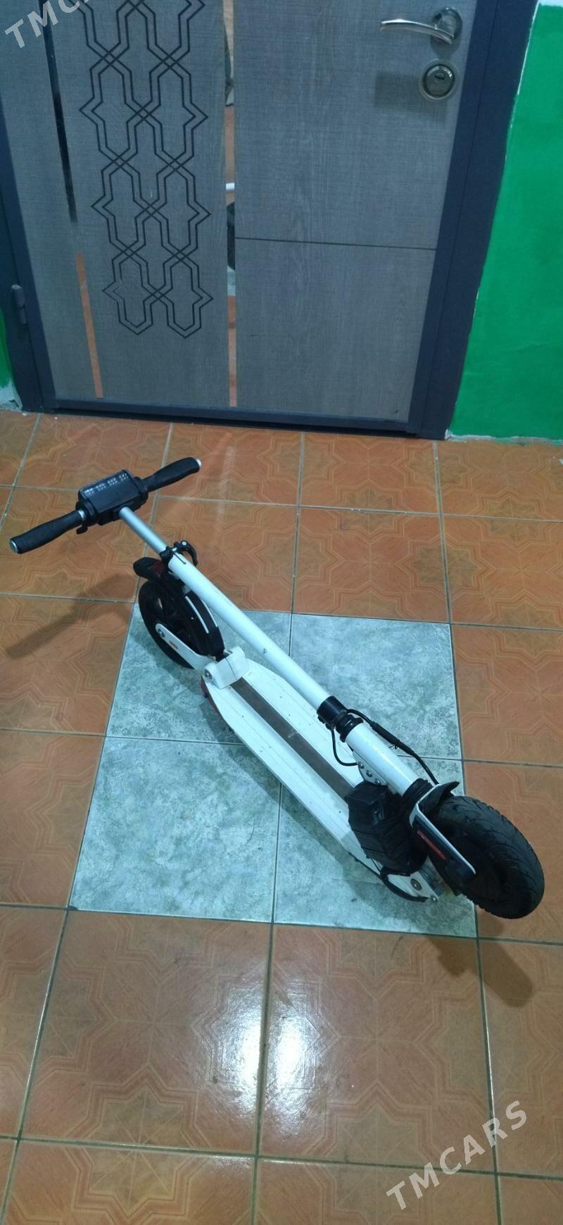 sigwey skuter ussa samakat - Parahat 4 - img 9