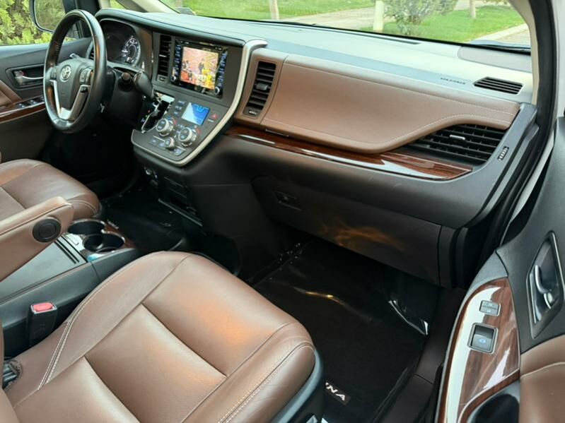 Toyota Sienna 2020 - 609 000 TMT - Ашхабад - img 9