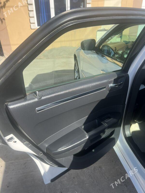 Chrysler 300C 2008 - 110 000 TMT - Байрамали - img 8