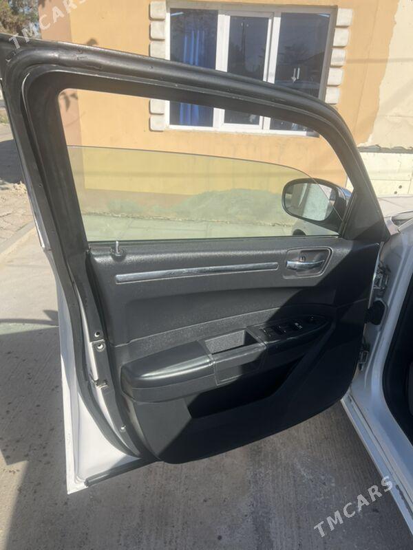 Chrysler 300C 2008 - 110 000 TMT - Байрамали - img 9