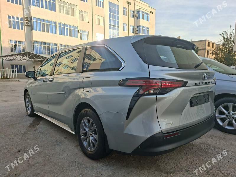 Toyota Sienna 2021 - 560 000 TMT - Туркменабат - img 4