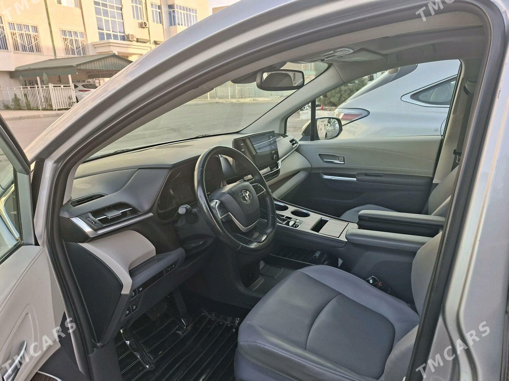 Toyota Sienna 2021 - 560 000 TMT - Туркменабат - img 8