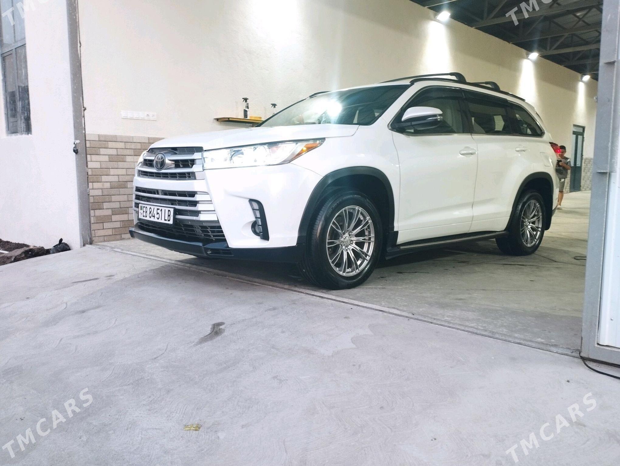 Toyota Highlander 2018 - 440 000 TMT - Türkmenabat - img 8