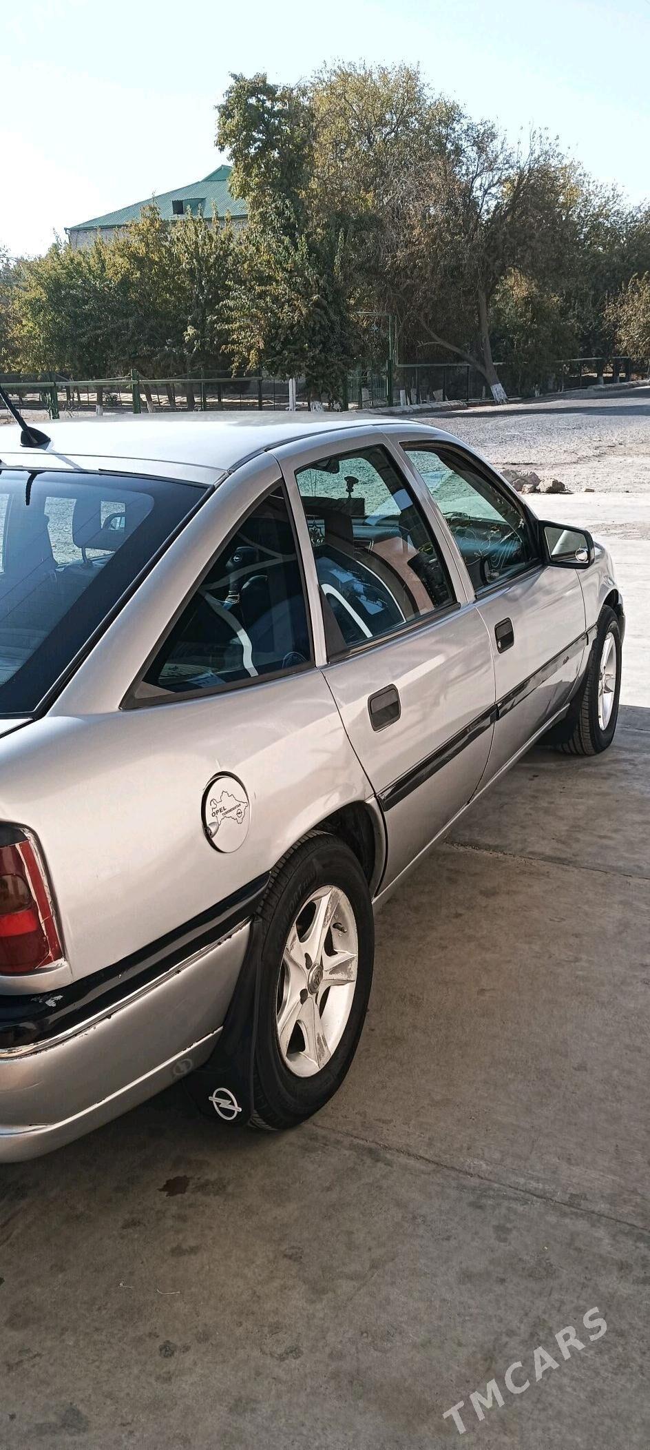 Opel Vectra 1993 - 32 000 TMT - Байрамали - img 3