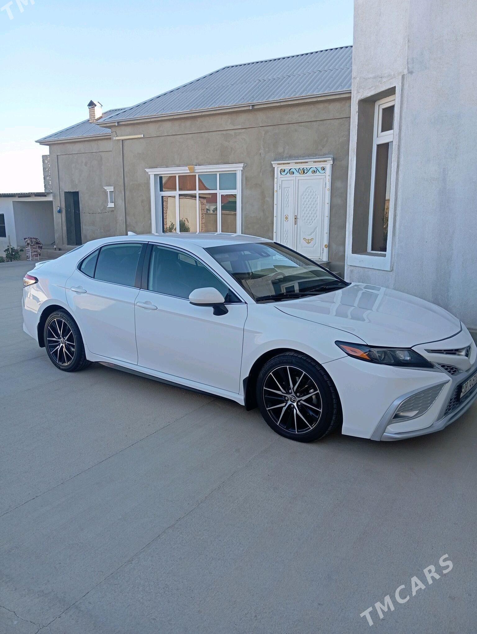 Toyota Camry 2021 - 320 000 TMT - Balkanabat - img 2