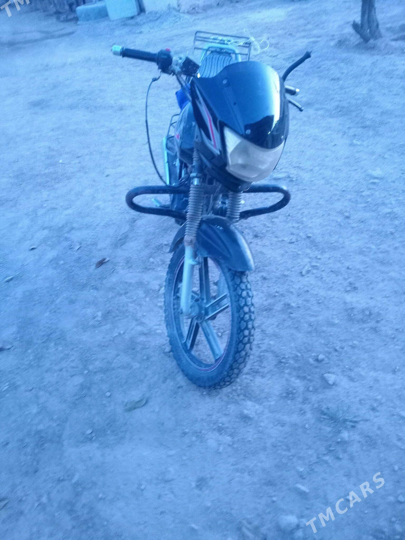 Fekon FK150-8G 2014 - 13 000 TMT - Bäherden - img 2